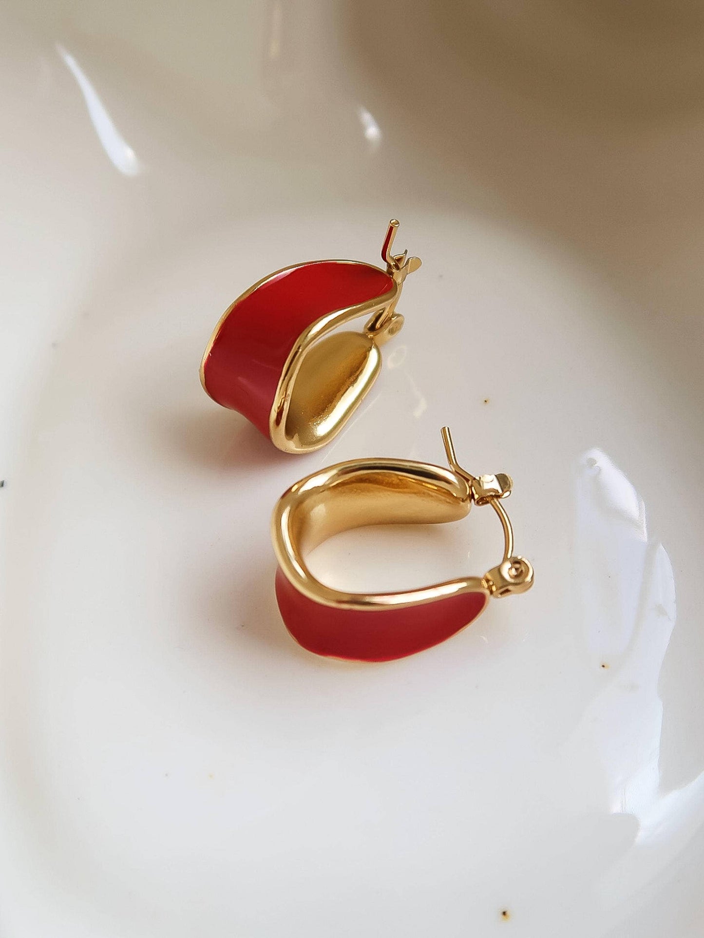 Candide 18K Non-Tarnish Hoop Earring