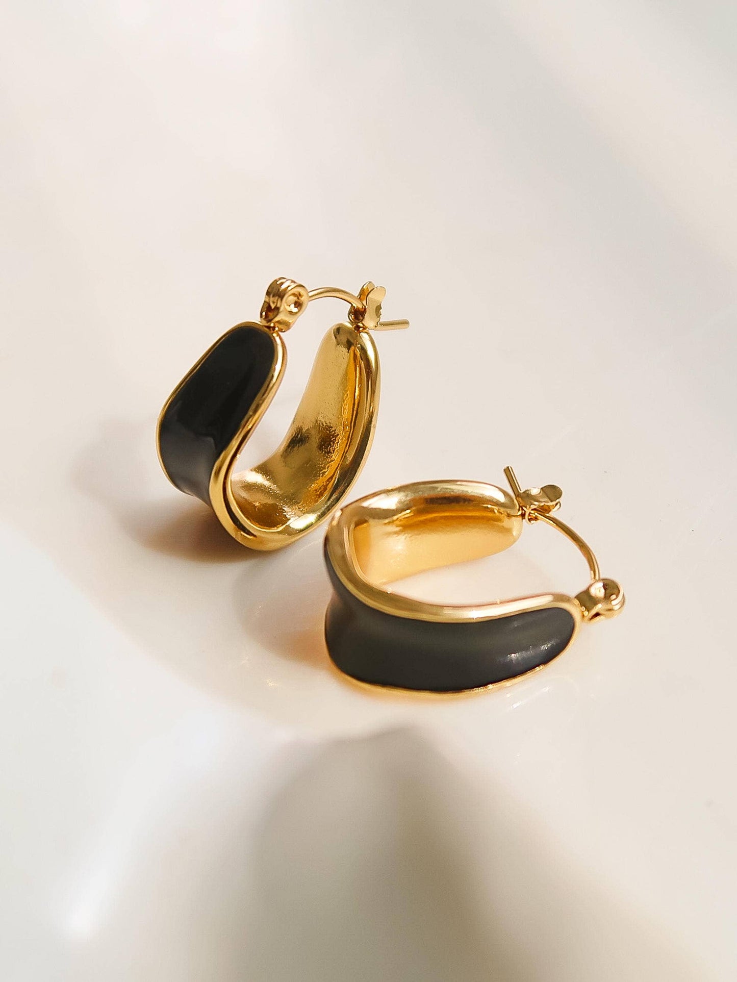 Candide 18K Non-Tarnish Hoop Earring