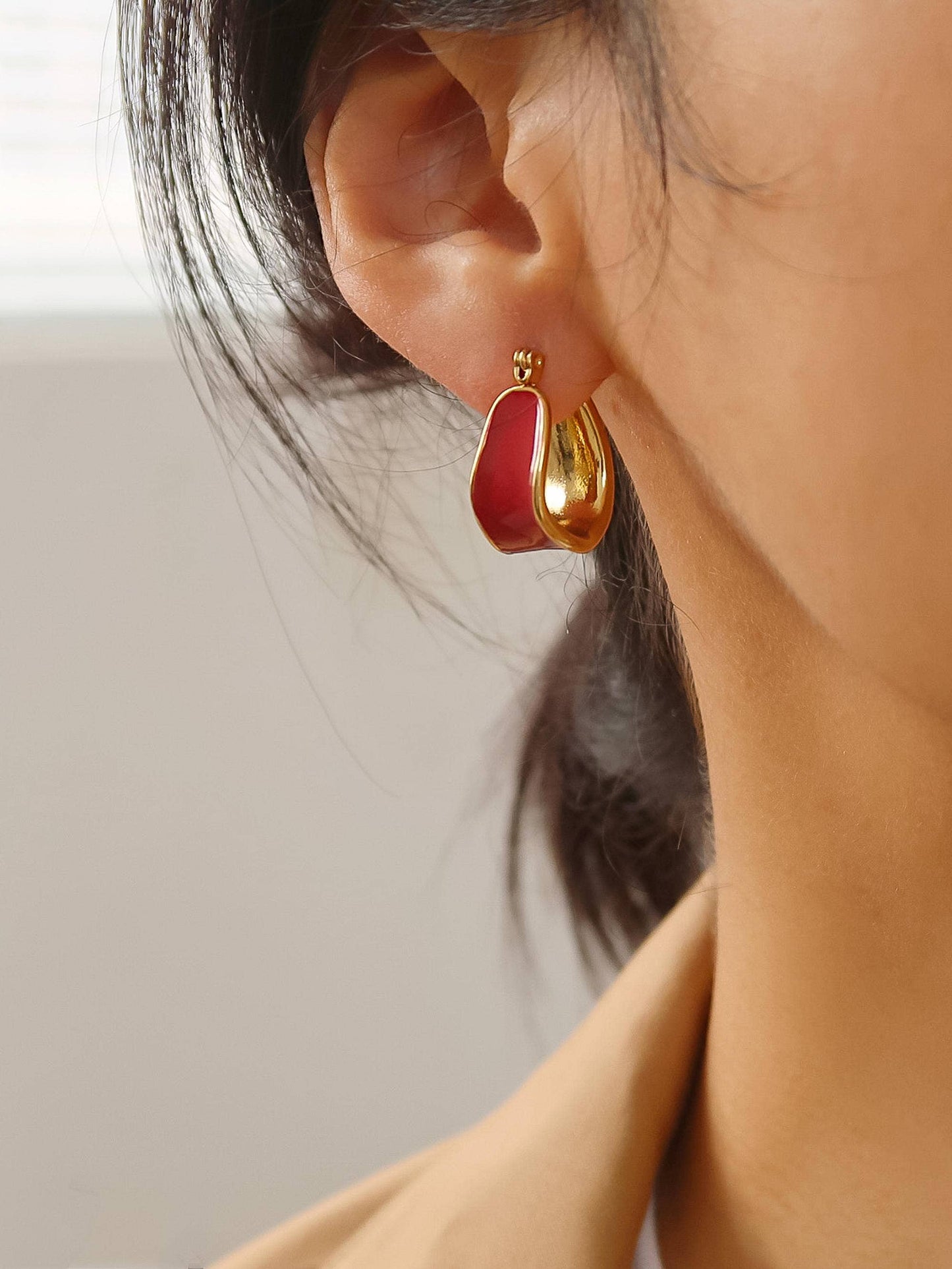 Candide 18K Non-Tarnish Hoop Earring