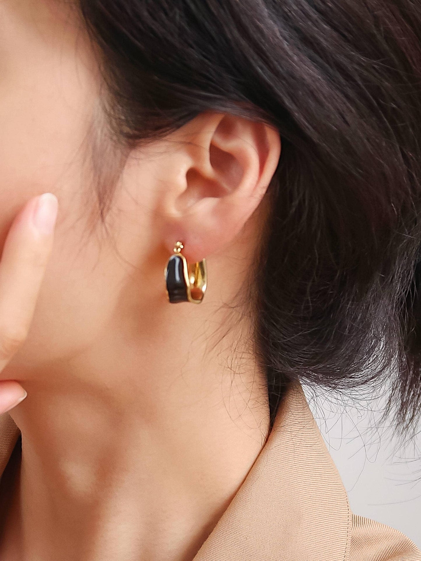 Candide 18K Non-Tarnish Hoop Earring