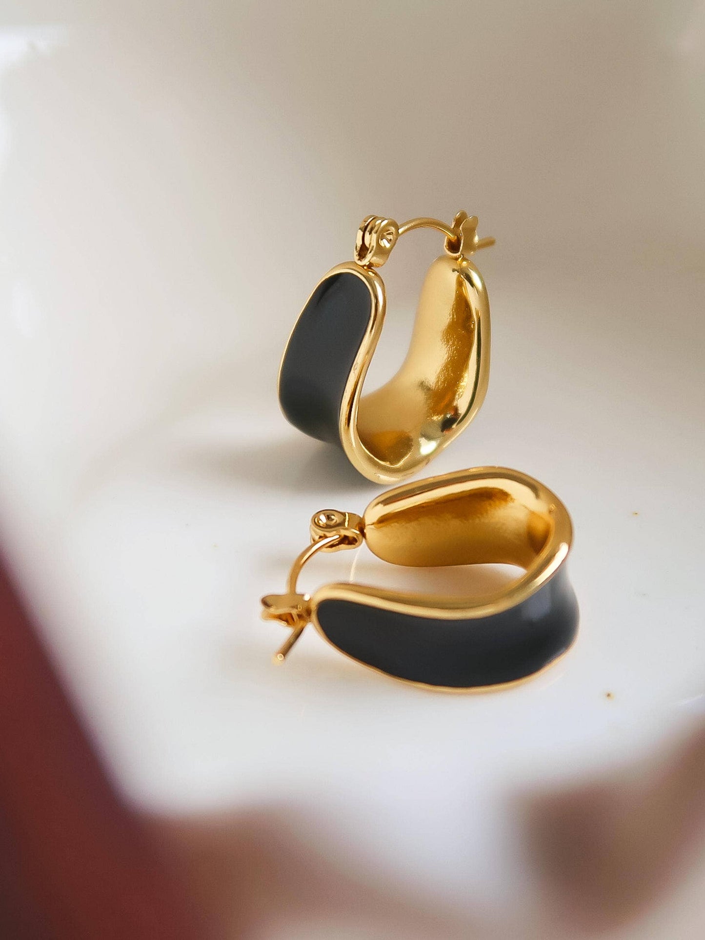 Candide 18K Non-Tarnish Hoop Earring