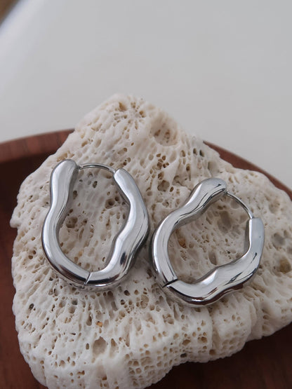 Darcy 18K Non-Tarnish Oval Hoop