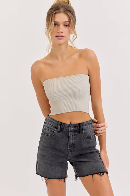 Cello Mid Rise Distressed Short (w/Side Slit)