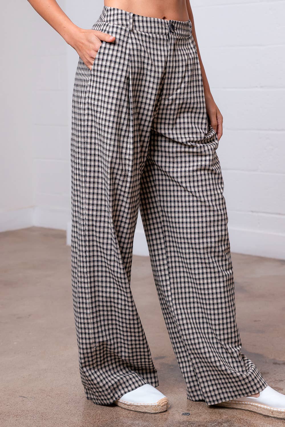 PLEATED STRAIGHT GINGHAM PANTS