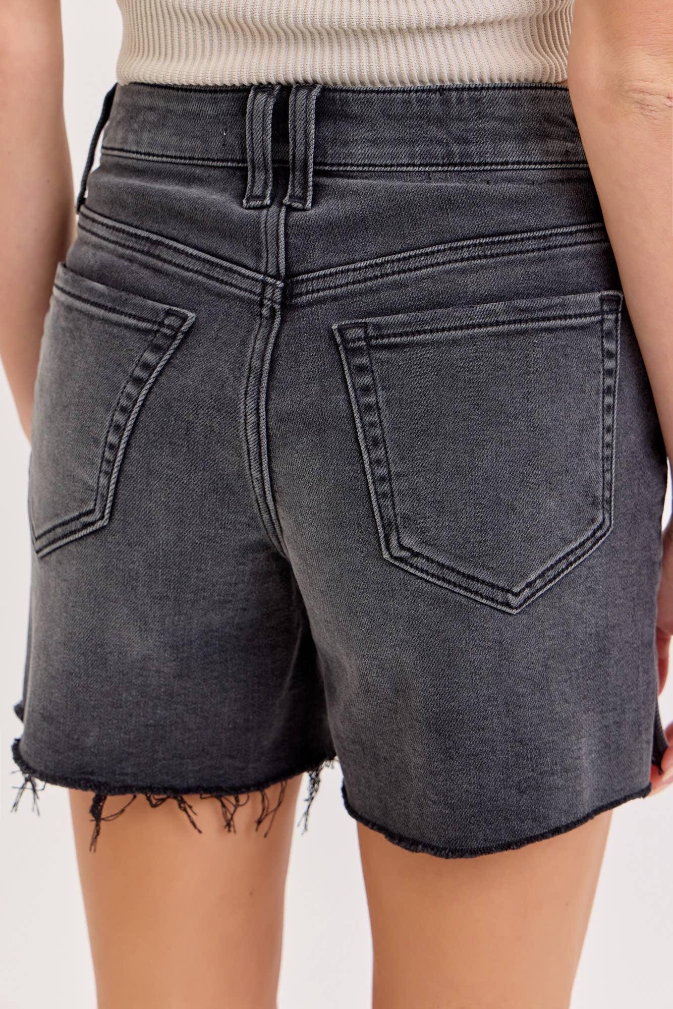 Cello Mid Rise Distressed Short (w/Side Slit)